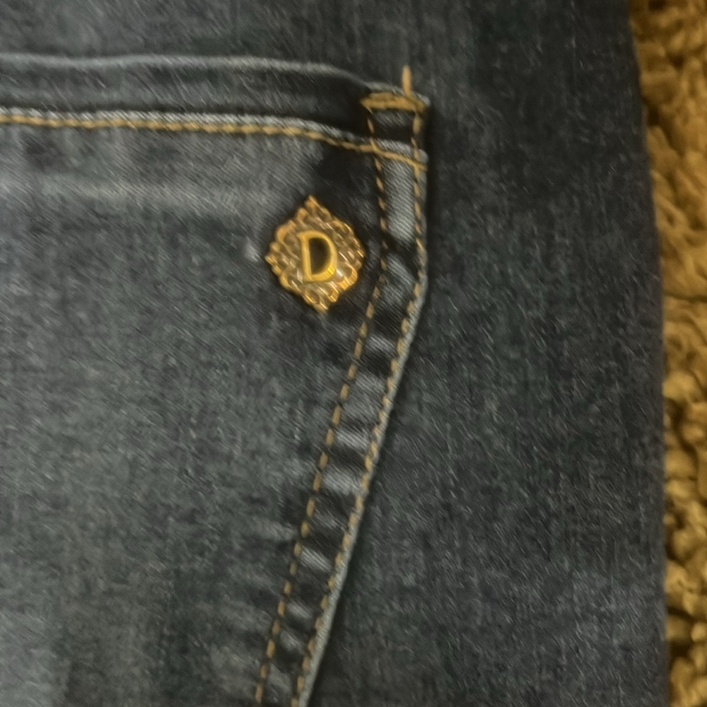 Democracy Stretch Waistband Size 10 Jeans. EUC. 31 inch inseam. - Picture 5 of 6